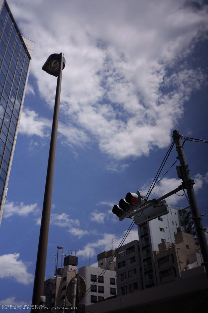 中央のキレと周辺の流れ。
そのコントラストが、またシャッターを押させます。